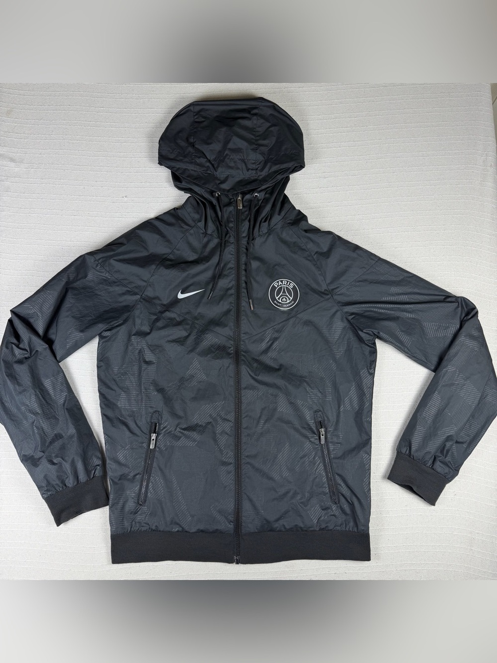 Nike Paris Saint-Germain PSG Black Hooded Windrunner Track Jacket Size S